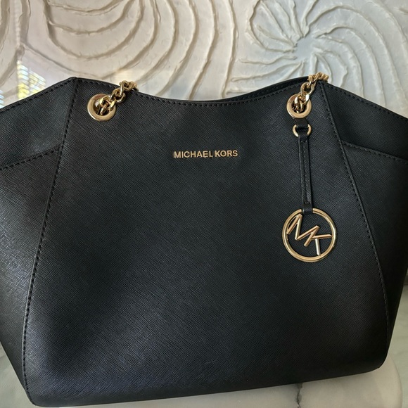 Handbags - Michael Kors Jet Set Shoulder Bag